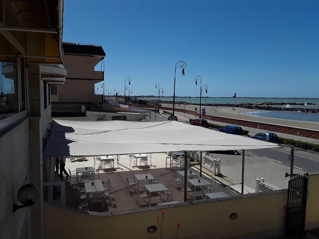 Rosa Dei Venti Hotel Fiumicino Exterior photo