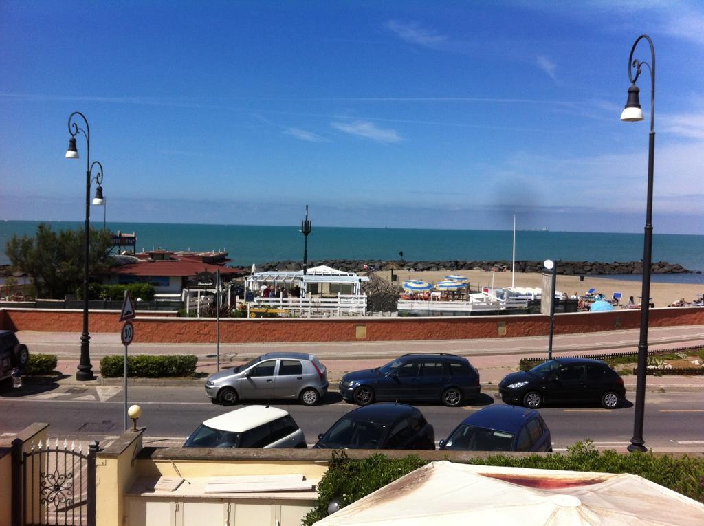 Rosa Dei Venti Hotel Fiumicino Exterior photo